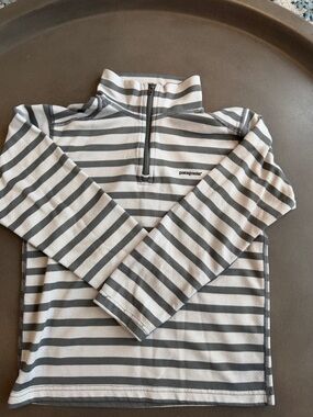 Patagonia Boys Capilene 3 Midweight Striped 1/4 Zip Base Layer XS 5/6